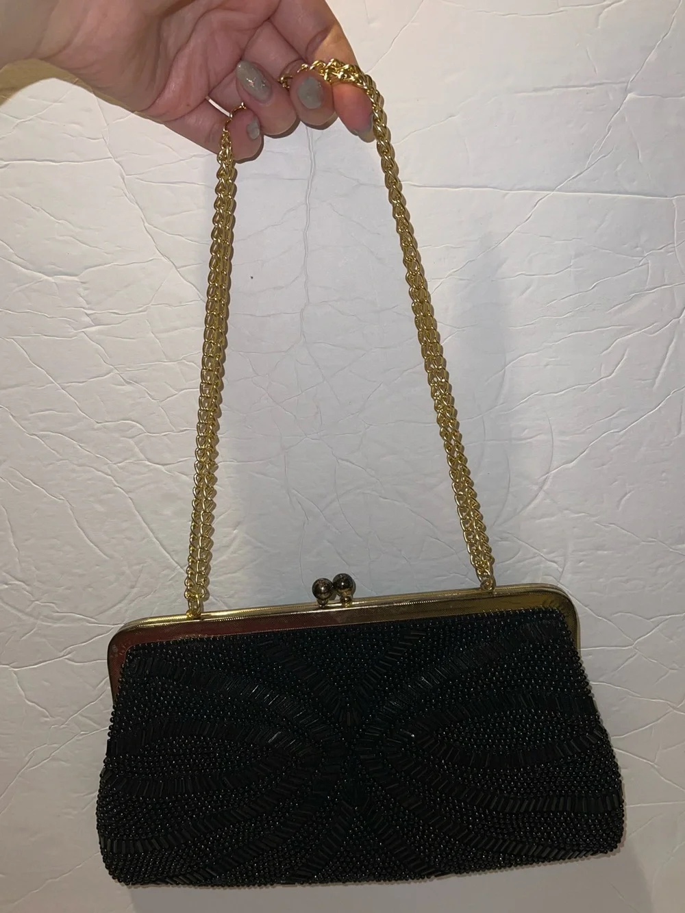 Vintage Beaded Chain Kiss Lock Clutch